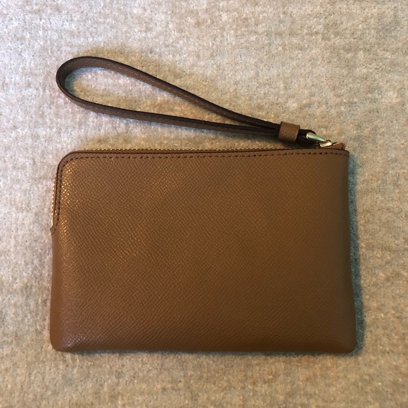 NEW Coach Light Saddle Leather Wristlet - Picture 2 of 4